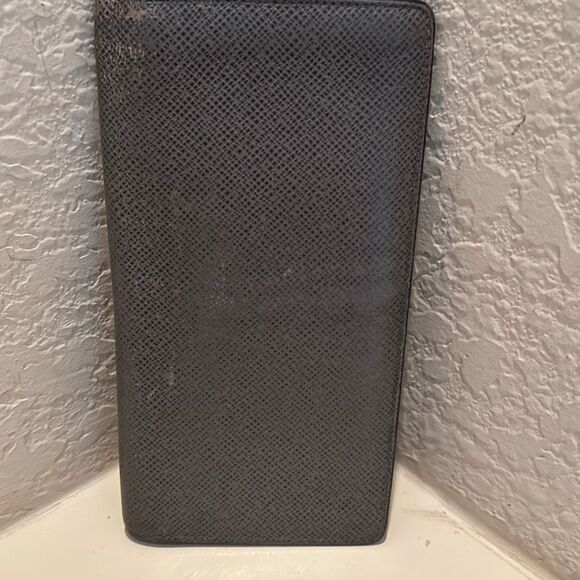 Louis Vuitton Bifold Cardholder Long Wallet Gray Textured Leather Minimalist - Picture 2 of 15